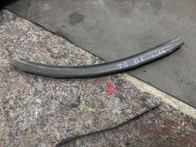 bontott VW MULTIVAN Bal első Gumikéder