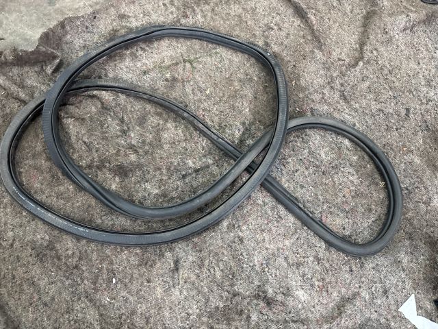 bontott VW MULTIVAN Bal első Gumikéder