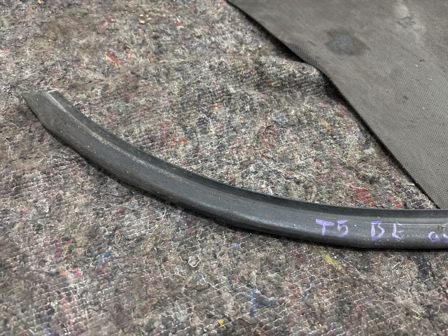 bontott VW MULTIVAN Bal első Gumikéder