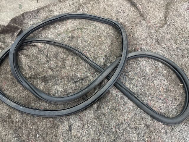 bontott VW MULTIVAN Bal első Gumikéder