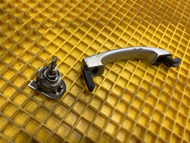 bontott VW MULTIVAN Bal első Külső Kilincs