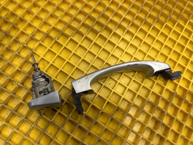 bontott VW MULTIVAN Bal első Külső Kilincs