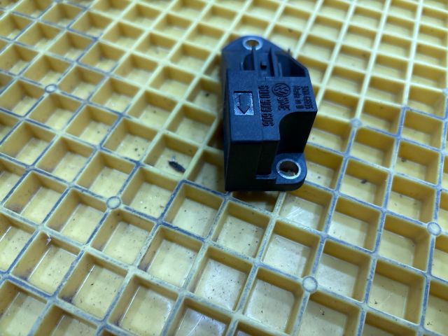 bontott VW MULTIVAN Bal első Oldal Ütközés Érzékelő