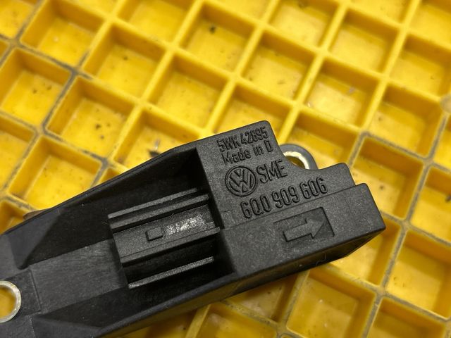 bontott VW MULTIVAN Bal első Oldal Ütközés Érzékelő