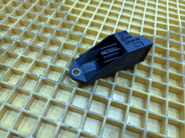 bontott VW MULTIVAN Bal első Oldal Ütközés Érzékelő