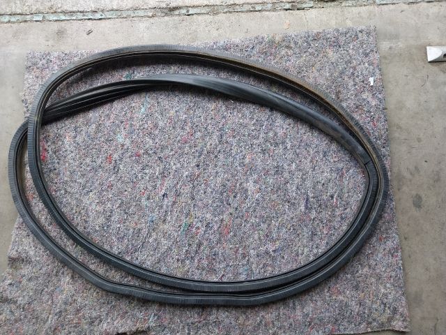 bontott VW MULTIVAN Bal hátsó Gumikéder