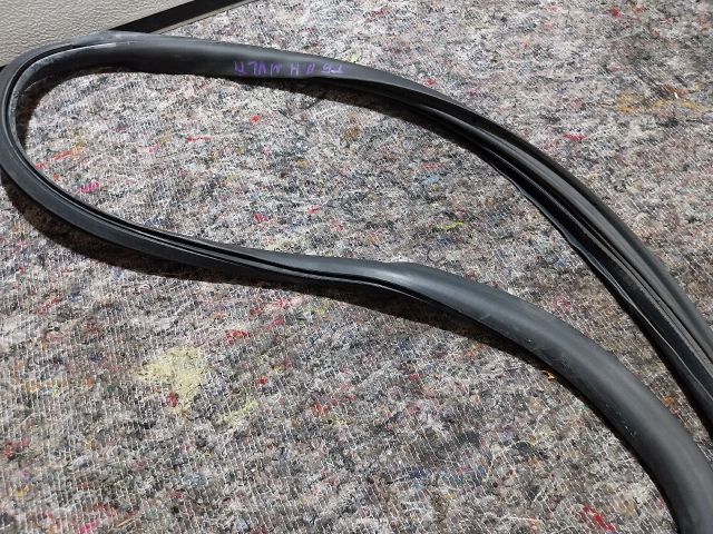 bontott VW MULTIVAN Bal hátsó Gumikéder