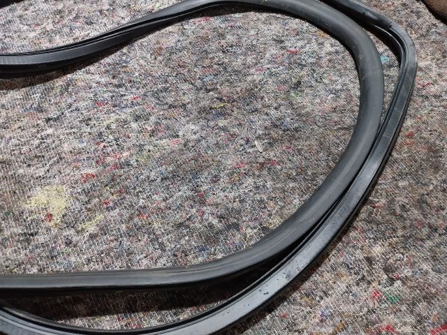 bontott VW MULTIVAN Bal hátsó Gumikéder