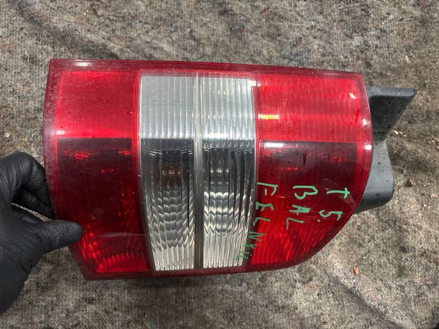 bontott VW MULTIVAN Bal Hátsó Lámpa