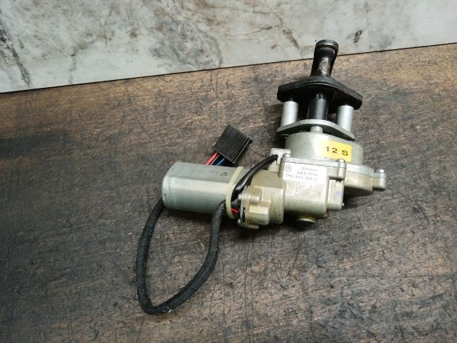 bontott VW MULTIVAN Bal Tolóajtó Zárszerkezet