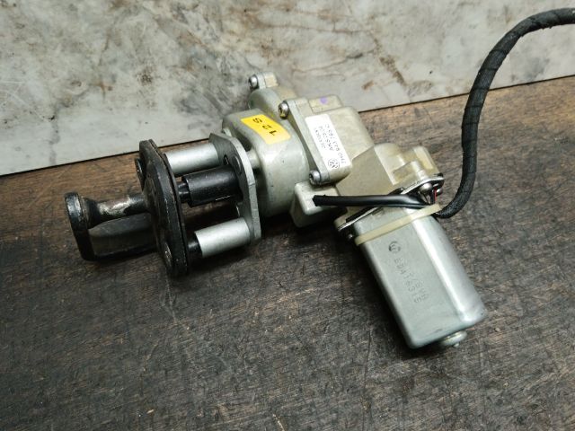 bontott VW MULTIVAN Bal Tolóajtó Zárszerkezet