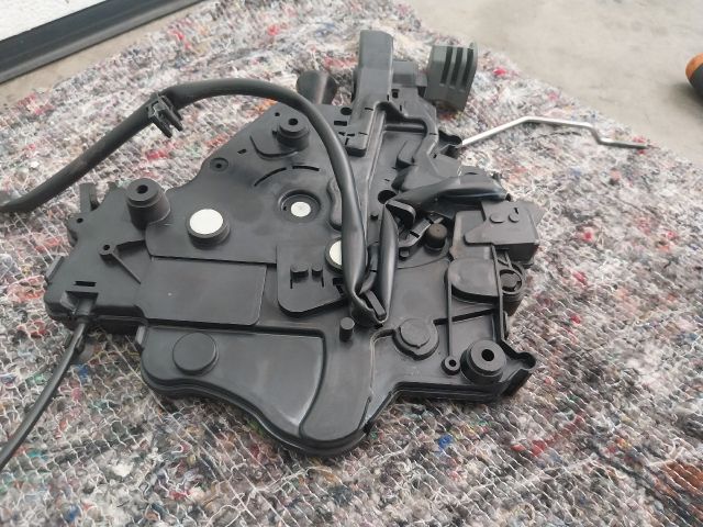 bontott VW MULTIVAN Bal Tolóajtó Zárszerkezet