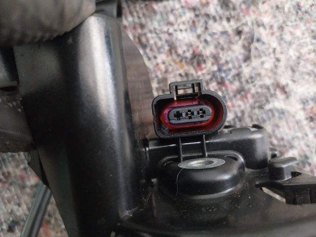 bontott VW MULTIVAN Bal Tolóajtó Zárszerkezet