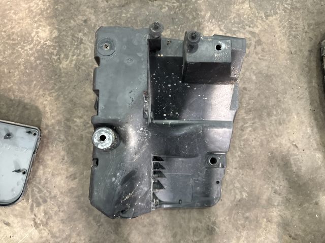 bontott VW MULTIVAN Biztosítéktábla Doboz