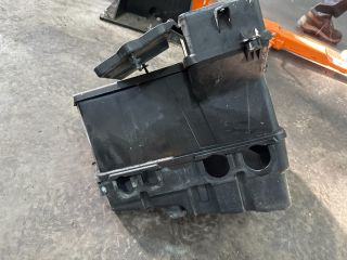 bontott VW MULTIVAN Biztosítéktábla Doboz