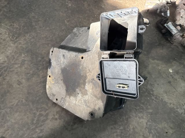 bontott VW MULTIVAN Biztosítéktábla Doboz