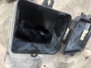 bontott VW MULTIVAN Biztosítéktábla Doboz