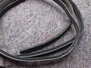 bontott VW MULTIVAN Csomagtérajtó Gumikéder