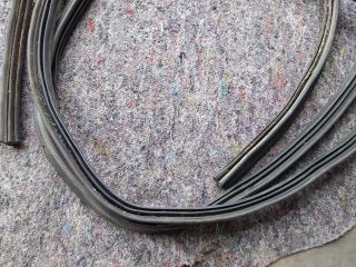 bontott VW MULTIVAN Csomagtérajtó Gumikéder