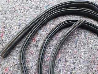 bontott VW MULTIVAN Csomagtérajtó Gumikéder