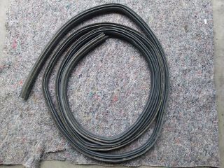 bontott VW MULTIVAN Csomagtérajtó Gumikéder