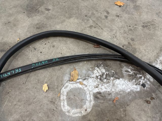 bontott VW MULTIVAN Csomagtérajtó Gumikéder