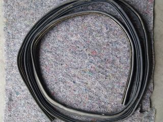 bontott VW MULTIVAN Csomagtérajtó Gumikéder