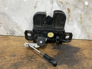 bontott VW MULTIVAN Csomagtérajtó Zárszerkezet