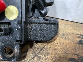 bontott VW MULTIVAN Csomagtérajtó Zárszerkezet