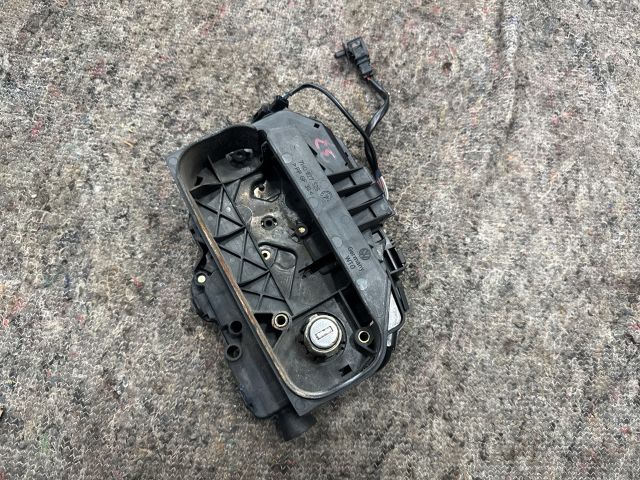 bontott VW MULTIVAN Csomagtérajtó Zárszerkezet