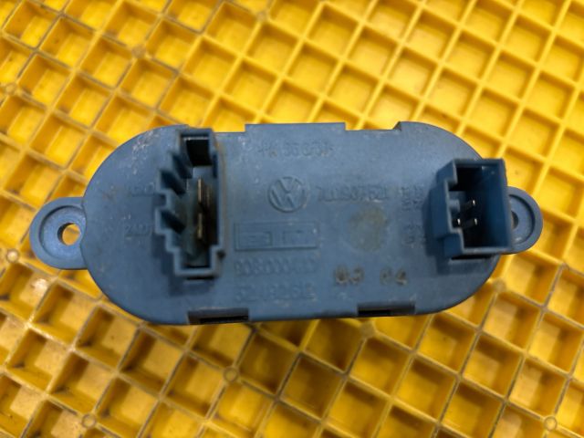 bontott VW MULTIVAN Előtét Ellenállás Fűtőmotor