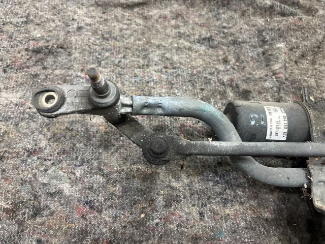 bontott VW MULTIVAN Első Ablaktörlő Motor