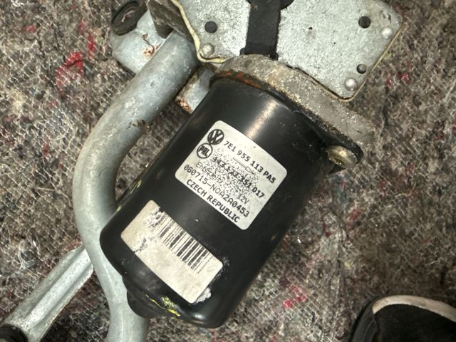 bontott VW MULTIVAN Első Ablaktörlő Szerkezet Motorral