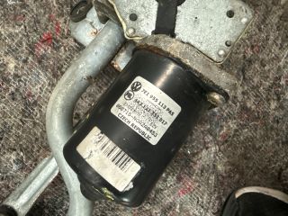 bontott VW MULTIVAN Első Ablaktörlő Szerkezet Motorral