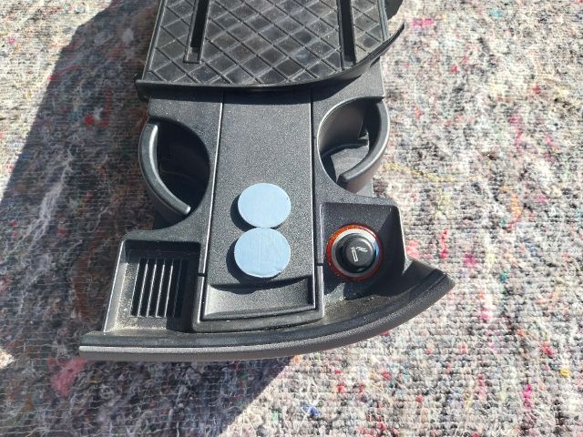 bontott VW MULTIVAN Első Hamutartó