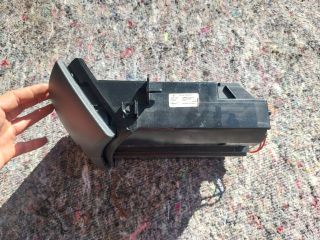 bontott VW MULTIVAN Első Hamutartó