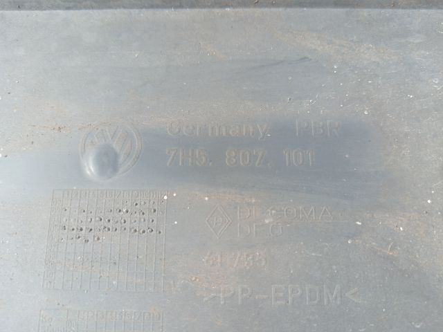 bontott VW MULTIVAN Első Lökhárító (Részeivel)