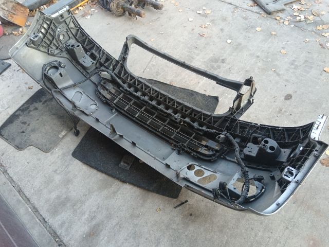 bontott VW MULTIVAN Első Lökhárító (Részeivel)