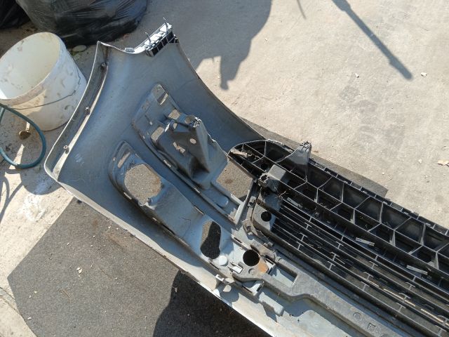 bontott VW MULTIVAN Első Lökhárító (Üresen)