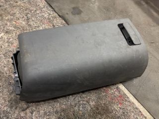 bontott VW MULTIVAN Első Tároló Rekesz