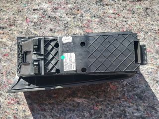 bontott VW MULTIVAN Első Tároló Rekesz