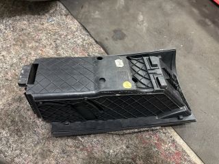 bontott VW MULTIVAN Első Tároló Rekesz