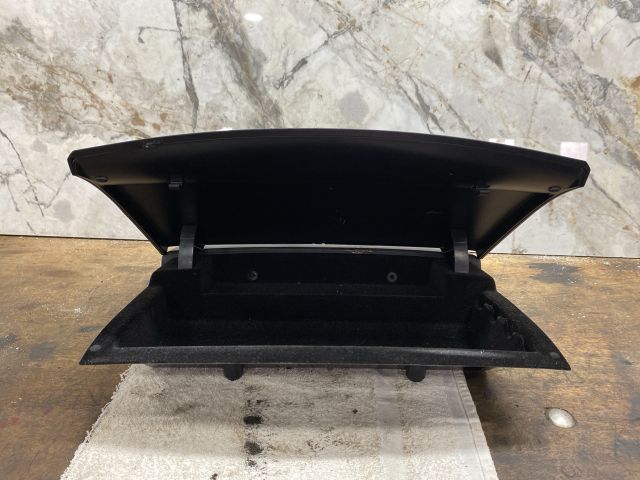 bontott VW MULTIVAN Első Tároló Rekesz