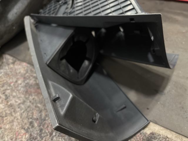 bontott VW MULTIVAN Első Tároló Rekesz