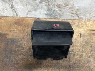 bontott VW MULTIVAN Első Tároló Rekesz