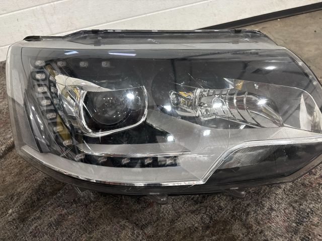 bontott VW MULTIVAN Fényszóró Pár