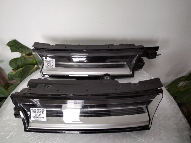 bontott VW MULTIVAN Fényszóró Pár