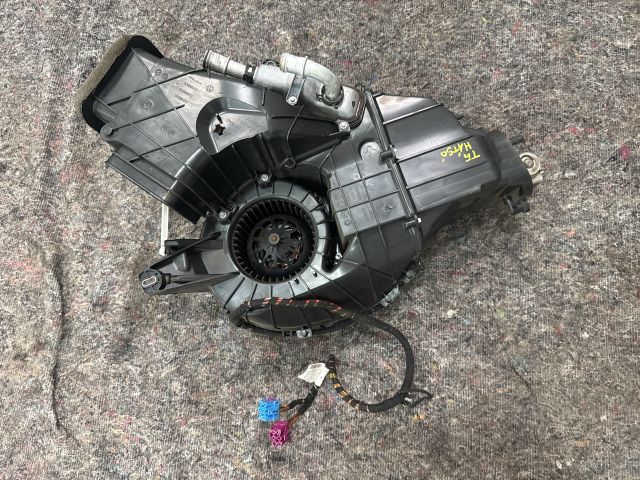 bontott VW MULTIVAN Fűtés Box