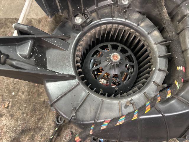 bontott VW MULTIVAN Fűtés Box