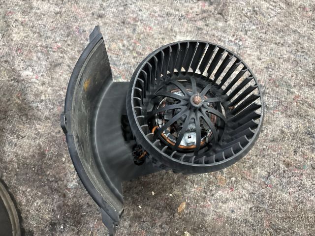 bontott VW MULTIVAN Fűtőmotor (Klímás)